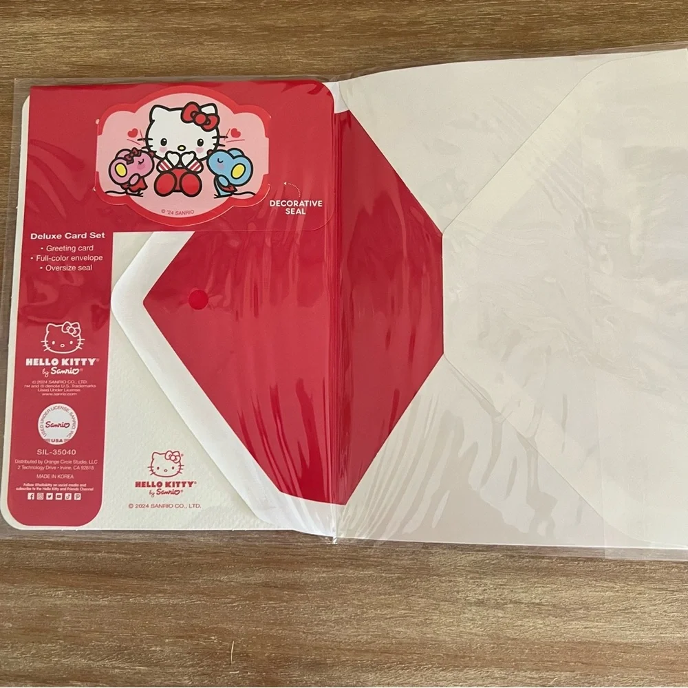 Sanrio Hello Kitty Valentines Day gift bag and greeting card Bundle